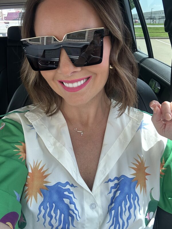 Cool girl sunnies