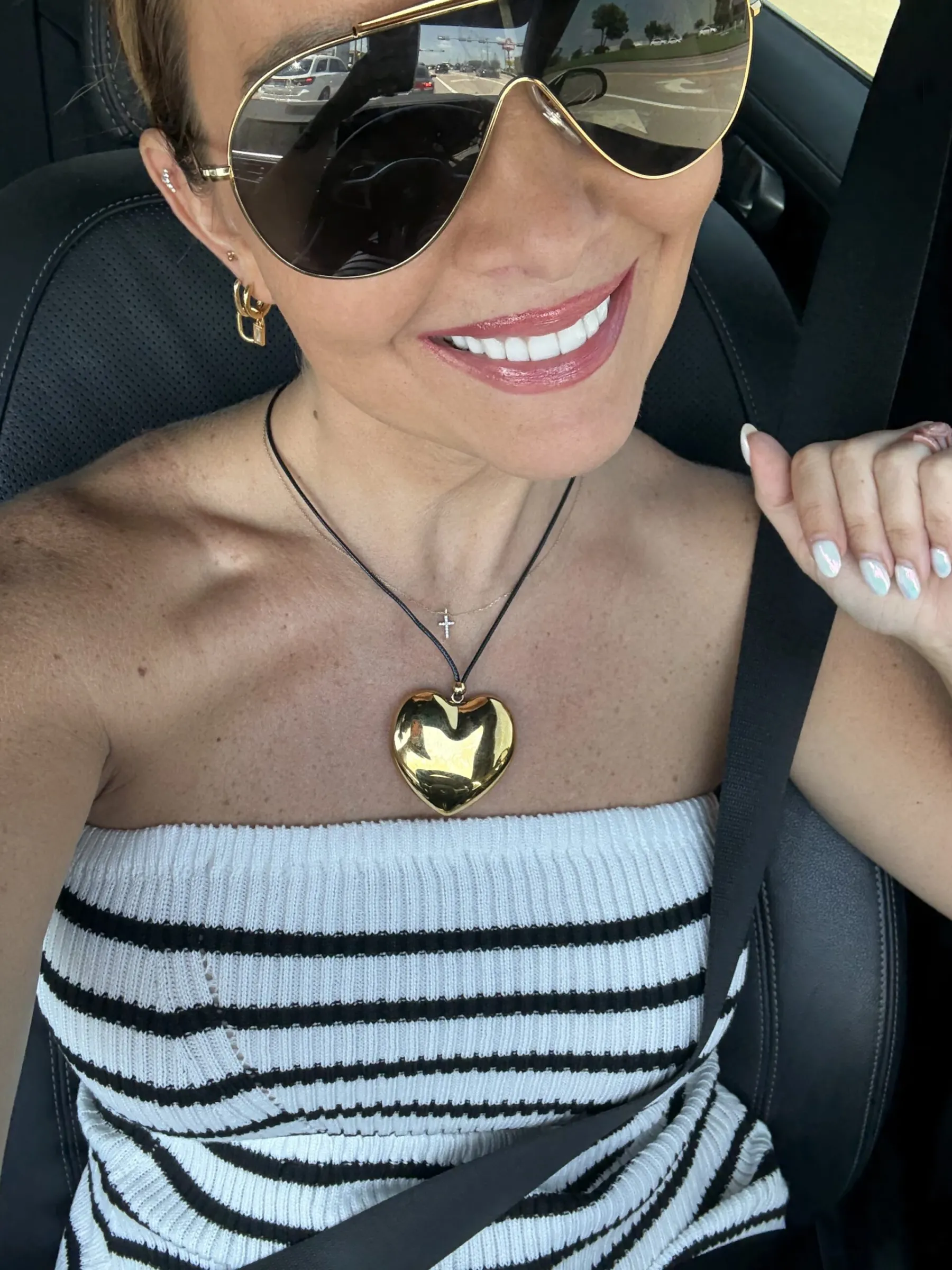 Golden Heart Pendant Necklace - Image 2